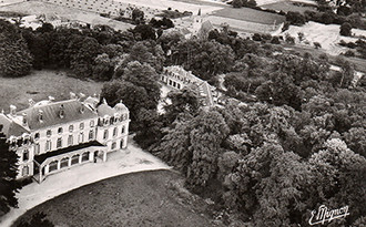 Vue-aerienne-Chateau-La-Brosse-Montceaux2.jpeg